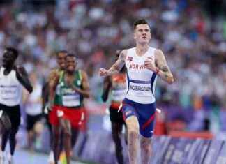 Jakob Ingebrigtsen Wins Olympic Gold in Men’s 5,000m at Paris 2024 news-10082024-213258