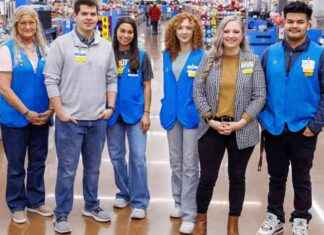 Remote Walmart Employees Criticize Company for Forcing Relocation to Arkansas news-12082024-113331