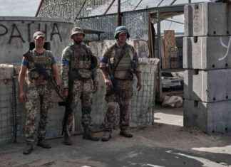 Ukraine Destroys Bridge in Russia’s Kursk Region Advance: Impact on Military Strategy news-17082024-060524