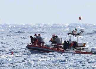 Divers Discover Two Bodies in Sunken Superyacht news-21082024-165627