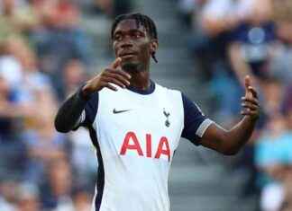 Solving the Tottenham Crisis: The Key Player to Turn Things Around news-21082024-165701