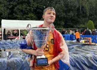 Teenage Champion Makes Family Proud at World Gravy Wrestling Championships news-27082024-002857