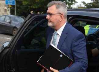 Jeffrey Donaldson Denies Historical Sex Abuse Charges news-10092024-155109