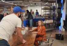 Closing the Wealth Gap: Comedian Asks Nancy Pelosi About Stock Tips news-10092024-190618