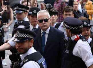 Huw Edwards: Will He Avoid Prison Time? Legal Analysis & Predictions news-15092024-155752