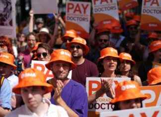Junior Doctors in England Approve New Pay Agreement news-17092024-002804