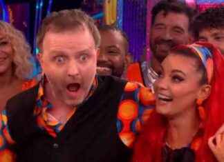 Chris McCausland’s Controversial Joke on Strictly Sparks Viewer Backlash news-22092024-014329