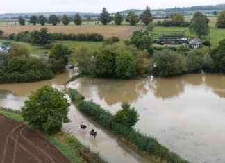 New Yellow Weather Warning in UK Raises Flooding Concerns news-24092024-165806