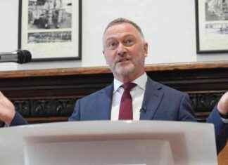 Title: Environment Secretary Faces Scrutiny Over ‘Donation’ from Water Pollution-Linked Company news-26092024-012653