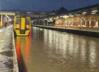 UK Weather: Met Office Issues 185 Flood Warnings, Motorway Closed, Drivers Abandon Cars news-27092024-134110