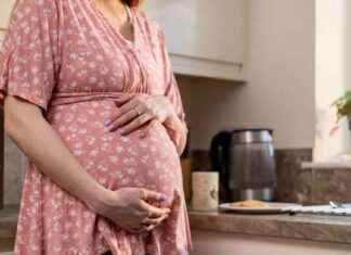 Britain’s Fertility Rate Decline Linked to Austerity Measures – Impact on G7 Countries news-12102024-054121