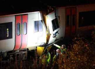 Deadly Train Collision in Wales: 1 Fatality, 15 Injured news-22102024-050131