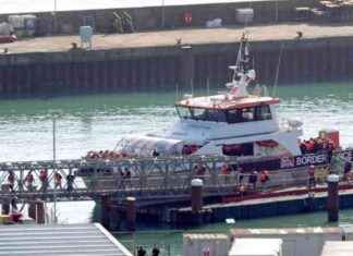 Record number of migrants cross English Channel by boat in 2024 news-26102024-122409
