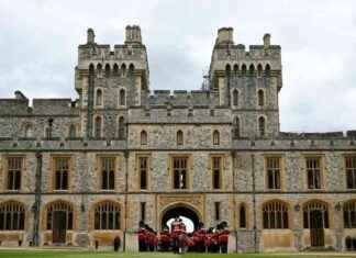 Burglars Raid Windsor Castle Grounds as Royals Sleep Nearby news-18112024-125026