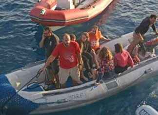 Tourist Boat Sinking in Red Sea: Survivors Found, Bodies Recovered, Search Intensifies news-26112024-164954