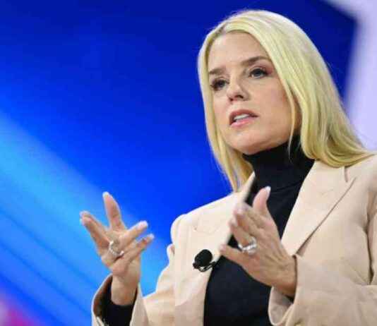 Pam Bondi: Marriage and Family Details of Trump’s Attorney General Pick pam-bondi-marriage-and-family-details-of-trumps-attorney-general-pick
