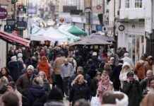 Economy Surprises with Growth, Living Standards Affected economy-surprises-with-growth-living-standards-affected