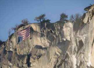 Upside-Down American Flag at Yosemite: What’s the Story? upside-down-american-flag-at-yosemite-whats-the-story