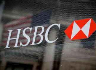 HSBC Warns 23,000 Employees: Say Goodbye to Your Work From Home Bonus hsbc-warns-23000-employees-say-goodbye-to-your-work-from-home-bonus