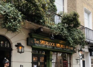 London Souvenirs: Uncover Unique Treasures From The Capital