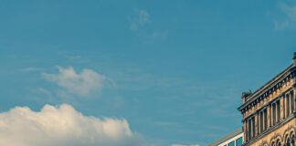 How Far Is Manchester UK From London? Discover the Distance Now!