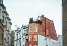 Old London Pizza: Discover The Secret Recipe Behind Its Charm