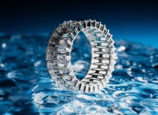 London Blue Topaz Engagement Ring: Why It’s The Perfect Choice?