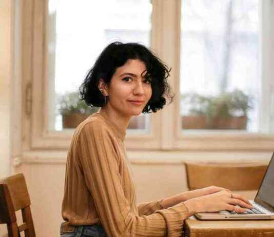 Remote Work: Guide to Juggling Multiple Jobs Successfully remote-work-guide-to-juggling-multiple-jobs-successfully