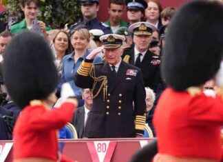 VE Day 80th Anniversary Parade Draws Thousands ve-day-80th-anniversary-parade-draws-thousands