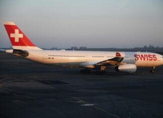 How Long Flight to New York From London: Discover Essential Tips